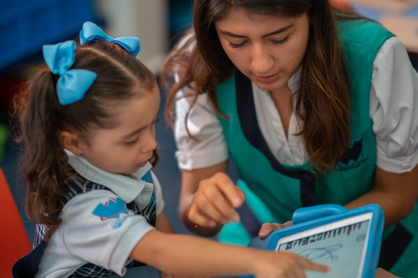 mas-alla-de-talleres-por-que-ir-de-lleno-con-tecnologia-en-el-aula-colegio-washington